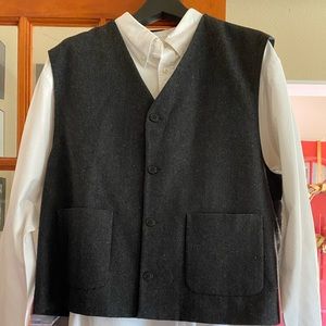 Men’s vest- charcoal grey
